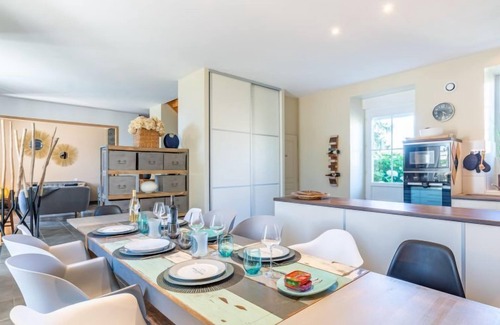 Caden House | La maison des Frères (Villa) by Interhome