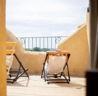 Salon-de-Provence Apartment | La Maison des Lamanon