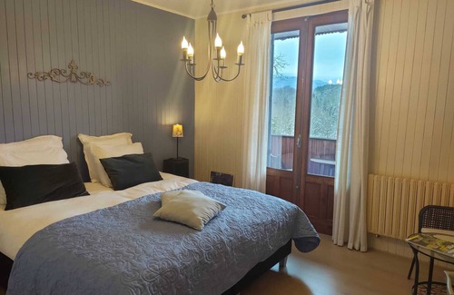 Marat Bed & Breakfast | La Maison du Chevalier Chambre et Table D'hôtes-auvergne!