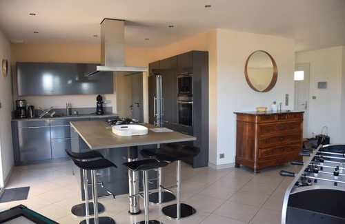 Bourbon-Lancy House | La maison du grand champ avec piscine proche du PAL