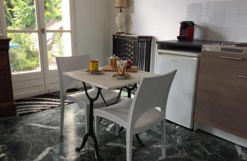 Auvers-sur-Oise Bed & Breakfast | La maison du lac