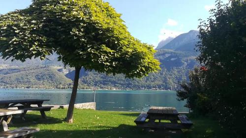 Bredannaz Apartment | La maison du lac