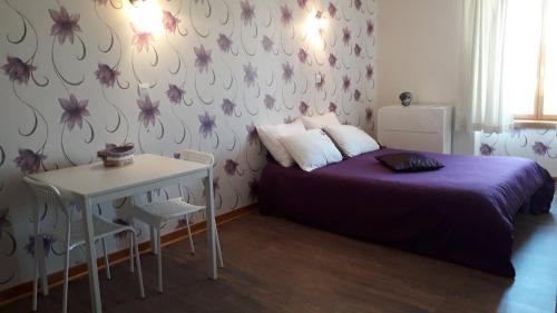 Jassat Apartment | La Maison en Cézallier - Purple