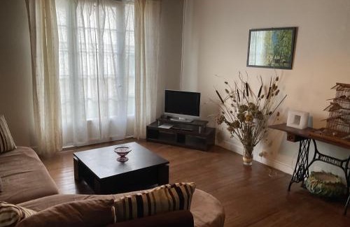 Saint-Pardoux-du-Breuil Apartment | La Maison des cressonnières