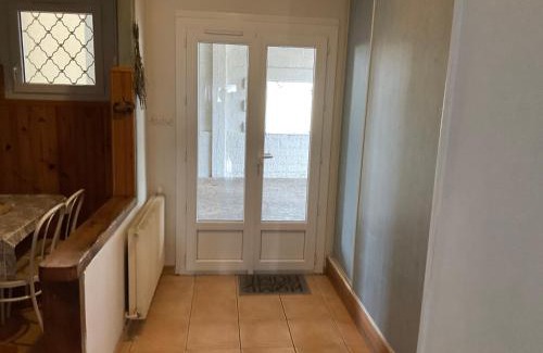 Saint-Pardoux-du-Breuil Apartment | La Maison des cressonnières