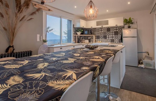 Voglans House | LA Maison LAC ET Montagne