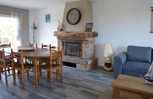 Asnelles House | La maison penchée, avec jardin à 50m de la plage