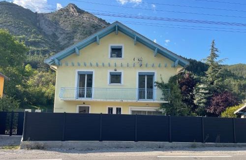 Veynes House | La maison Valban