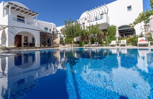 Kamari Hotel | La Mer Deluxe Hotel & Spa