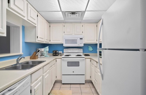Port Aransas Condo | La Mirage Condo 216L Beachfront Resort Condominiums with Private Boardwalk