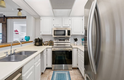 Port Aransas Condo | La Mirage Condo 302L Beachfront Condo Resort with Private Boardwalk to Beach