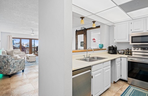 Port Aransas Condo | La Mirage Condo 302L Beachfront Condo Resort with Private Boardwalk to Beach