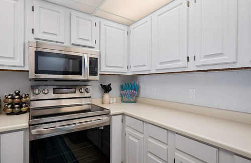 Port Aransas Condo | La Mirage Condo 302L Beachfront Condo Resort with Private Boardwalk to Beach