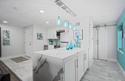 Port Aransas Condo | La Mirage Condo 340 Beachfront Condo Resort with Private Boardwalk to Beach