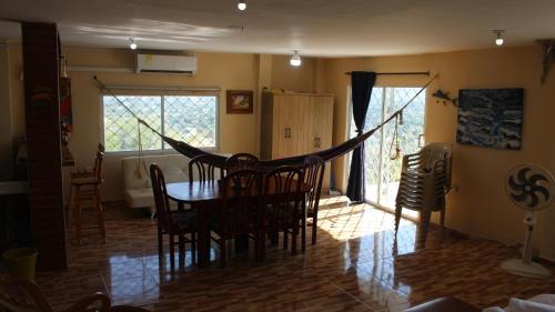 Comuna 3 Apartment | La Montaña Hostal