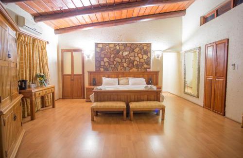 Hartbeespoort Cabin | La Montagne Guest Lodge