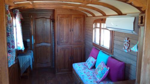 Le Cailar Bed & Breakfast | La Nanou'che (roulotte en Camargue)