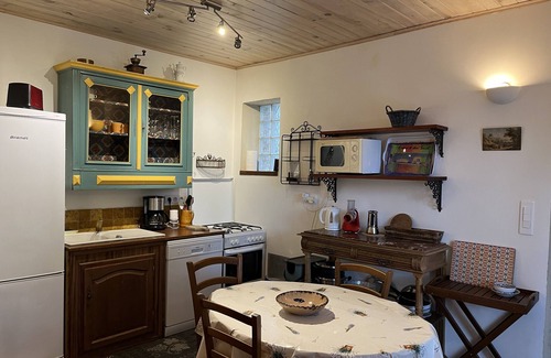 Mazan House | LA NOUVELLE PEYRIERE - stone villa w pool - wooded property - private terrace