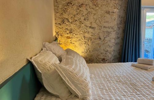 Saint-Antonin-du-Var Apartment | La Parenthèse du Var - Gîte avec grande terrasse vue sur piscine