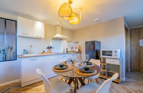 Roquefort-la-Bedoule Apartment | La Parenthèse en Provence - Appt Balnéothérapie