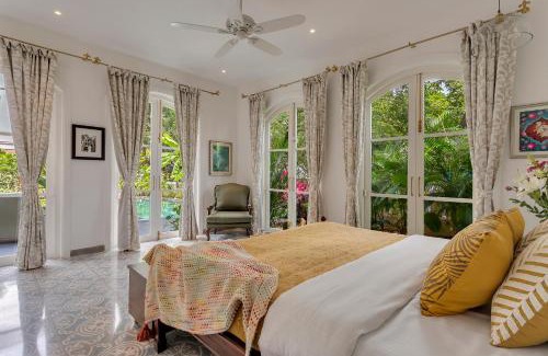 Vagator Villa | La Pasado, Huge 4 BHK villa with Large Private Pool & Garden, in Assagao, Complimentary Breakfast, full time caretaker, Bathtub, ideal for large groups