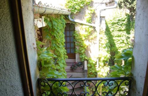 Vergeze Hotel | La Passiflore