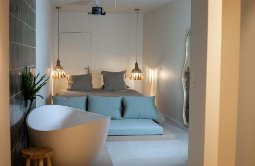 Lille Centre Ville Apartment | La Penida Suite avec Sauna & Baignoire Hyper Centre Lille