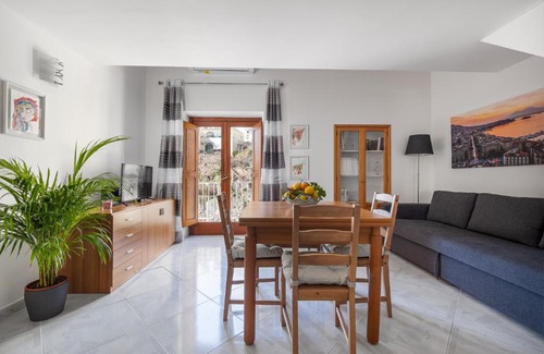 Liparlati Apartment | La Perla di Chicca