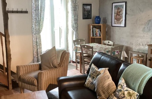 Javron les Chapelles House | La Petite Fleur