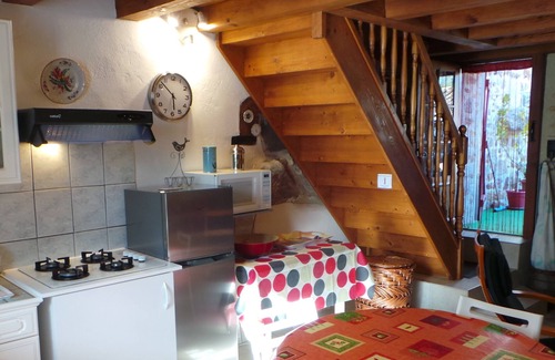 Ecuras Cottage | La Petite Fontaine, small cottage in a very quiet hamlet