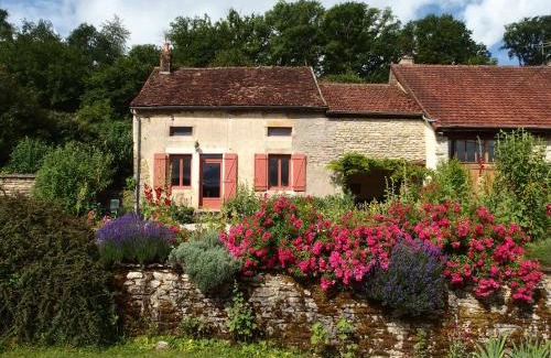 Sainte-Colombe-en-Auxois House | La Petite Colombe