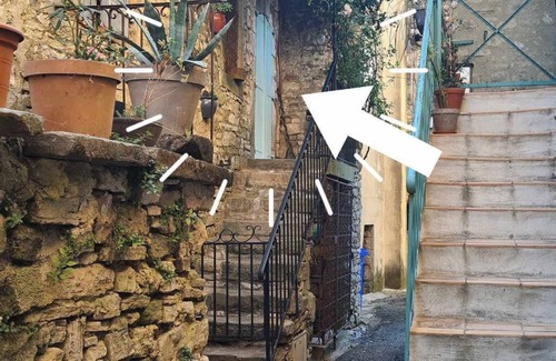 Castelnau-Valence House | La Petite Maison 1766