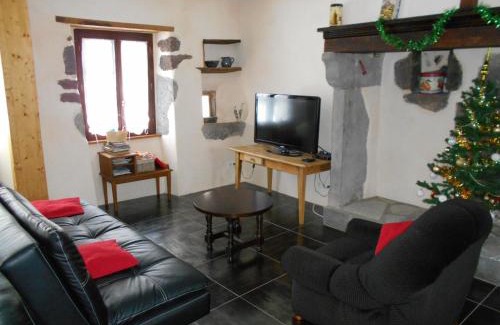 Tauves House | La petite maison