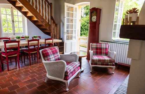 Baudrieres House | La Petite Maison Garde Barrière