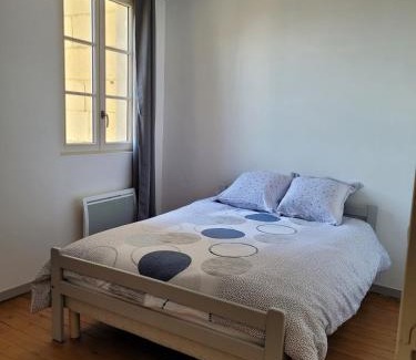 Le Puy-Notre-Dame Apartment | la petite montagne