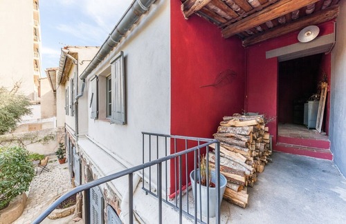 Les Cinq Avenues House | La Petite Provence - Two Bedroom House, Sleeps 4