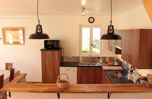 Saint-Coulomb Villa | La Petite Ville Aze.