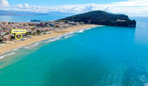 Gaeta Apartment | La pioggia nel pineto