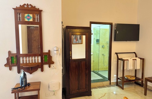 White Town Hotel | La Plage SeaView Suites
