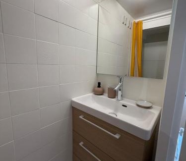 Les Sables d'Olonne Apartment | La Plage Studio lumineux, balcon vue mer