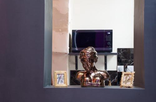 Tours City Centre Apartment | La Plume d'Amour- Love Room au Cœur du Vieux Tours