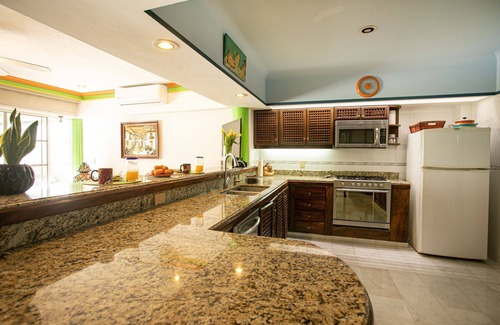 La Cruz de Huanacaxtle House | La Puntilla, Luxury 3-bedroom, 3-bath home with private pool in Gated Beachfront