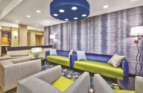 Niagara Falls Hotel | La Quinta by Wyndham Niagara Falls