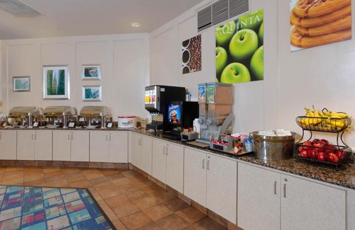 Secaucus Hotel | La Quinta by Wyndham Secaucus Meadowlands