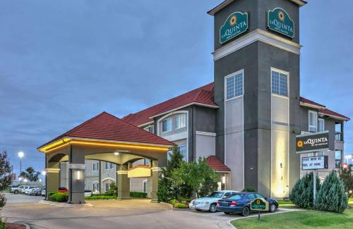 Tulsa Hotel | La Quinta by Wyndham Tulsa Airport / Expo Square