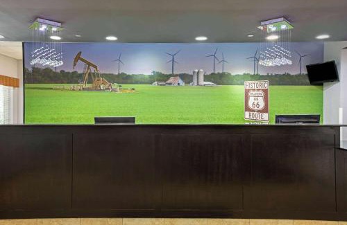Tulsa Hotel | La Quinta by Wyndham Tulsa Airport / Expo Square