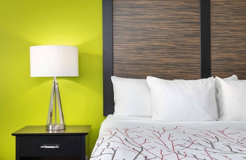 Calhoun Hotel | La Quinta Inn by Wyndham Calhoun South I-75