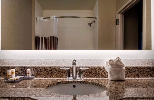Port Orange Hotel | La Quinta Inn & Suites by Wyndham Port Orange/Daytona