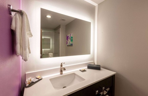 Lafayette Hotel | La Quinta Inn & Suites by Wyndham Lafayette Oil Center