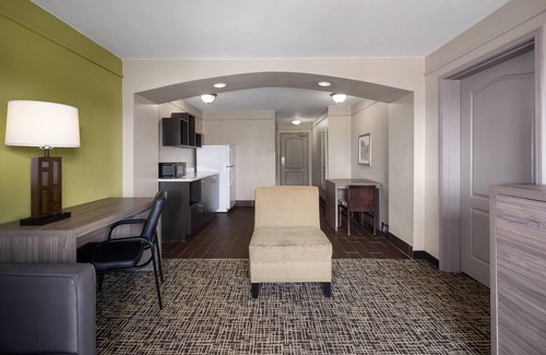 Stockbridge Hotel | La Quinta Inn & Suites by Wyndham Atlanta Stockbridge